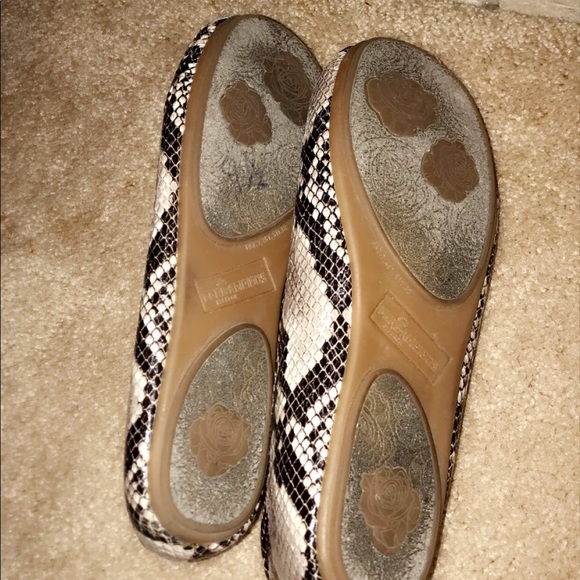 Women’s Python Print Flats - Picture 4 of 4